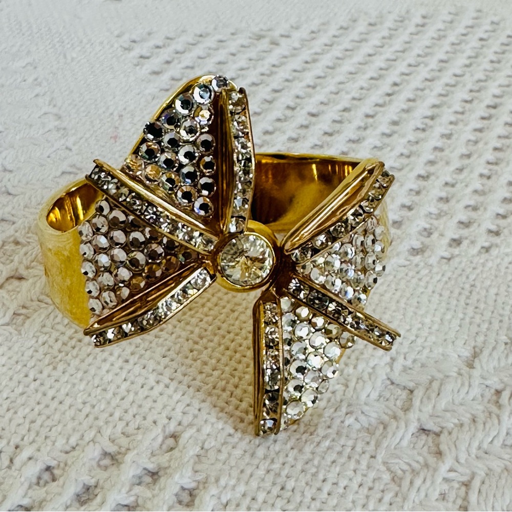 Rhinestone Bow Clamper Cuff Bracelet Gold Tone Pave Chunky Statement VTG 80’s
